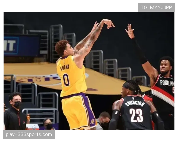 库兹马利用挡拆创造投篮机会，提升球队关键时刻得分效率