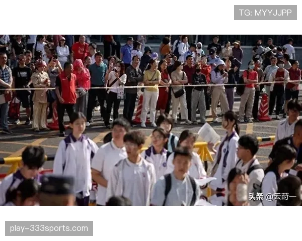 颜骏凌一出场，豪车钥匙就跟手套似的让人怀疑他是不是混错圈了？